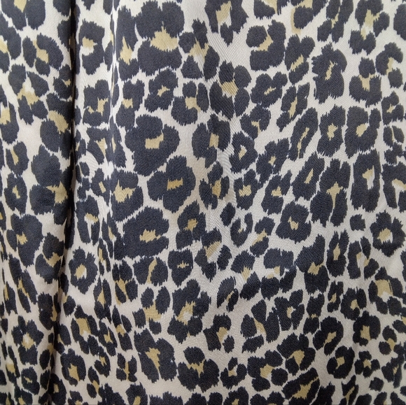 Equipment Reese Leopard Print Button Down Shirt Size XS - Picture 11 of 15